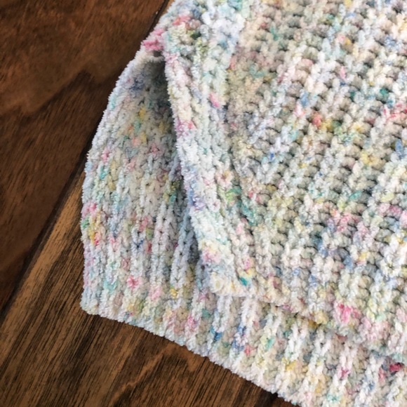 Girls Soft Multicolor Sweater Size 13-14 - Picture 2 of 6